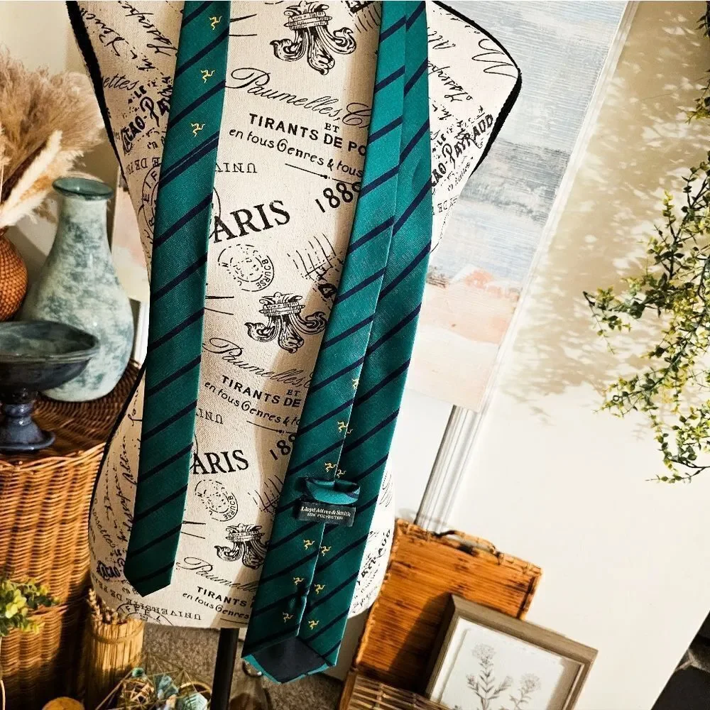 VTG Lloyd Attree & Smith Dapper Academia Style Tie.